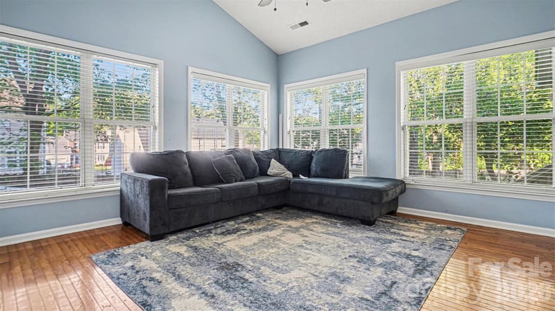 1515 Klompen Rd, Kernersville, NC 27284