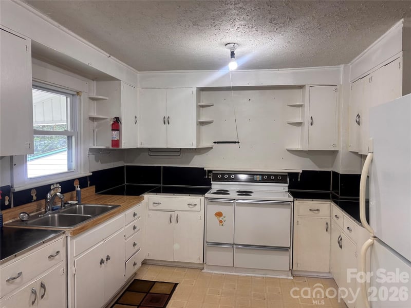 45 Briggs Rd, Asheville, NC 28805