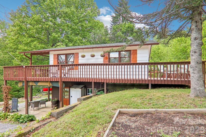 34 Lindsey Hill Ln, Zirconia, NC 28790