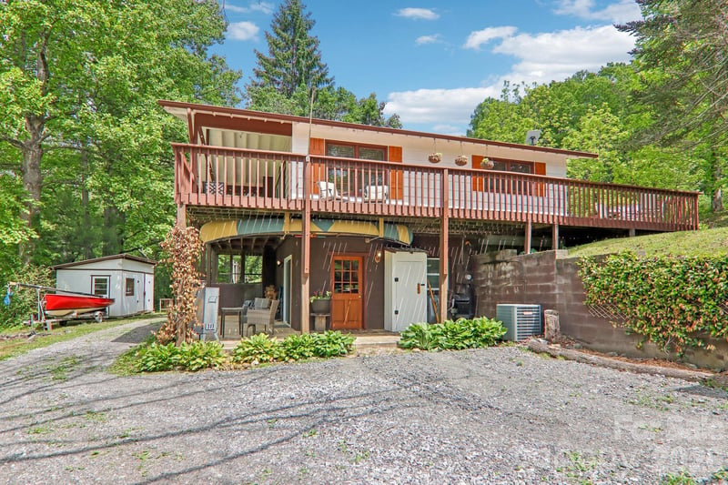 34 Lindsey Hill Ln, Zirconia, NC 28790