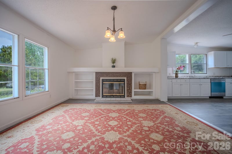 2932 23rd Ave, Hickory, NC 28601
