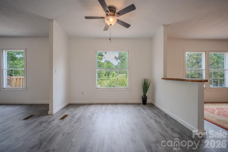 2932 23rd Ave, Hickory, NC 28601