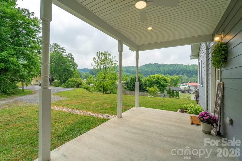 79 Harris Cir, Sylva, NC 28779
