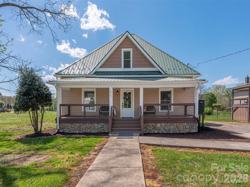 274 Charles St, Clyde, NC 28721