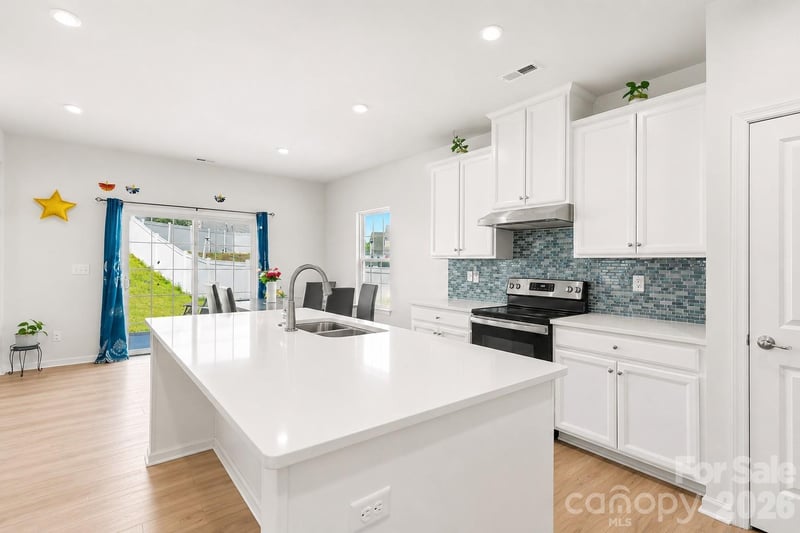 3243 Streamside Dr, Davidson, NC 28036