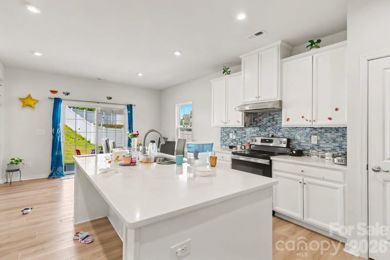 3243 Streamside Dr, Davidson, NC 28036