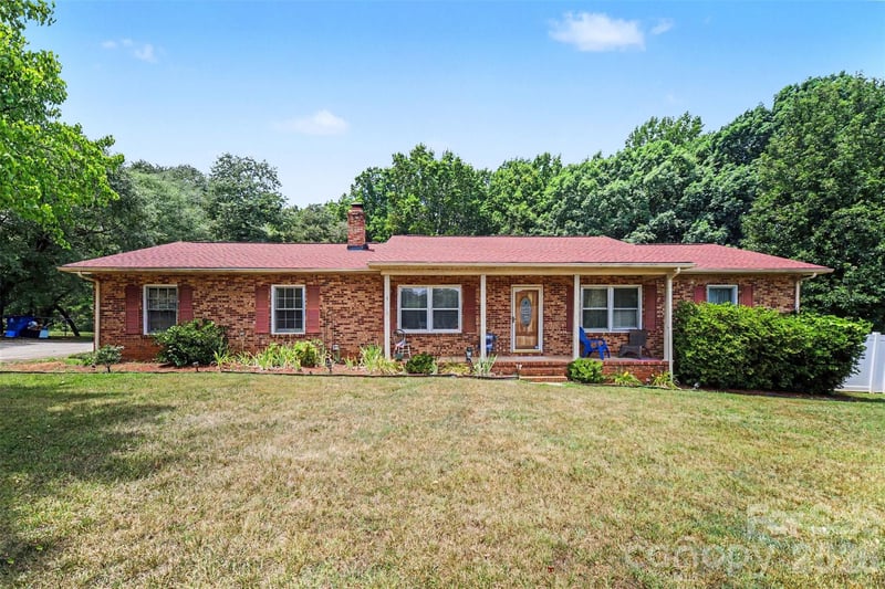 888 Sunbeam Dr, Lincolnton, NC 28092