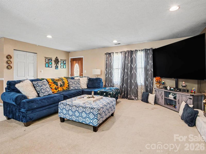 888 Sunbeam Dr, Lincolnton, NC 28092