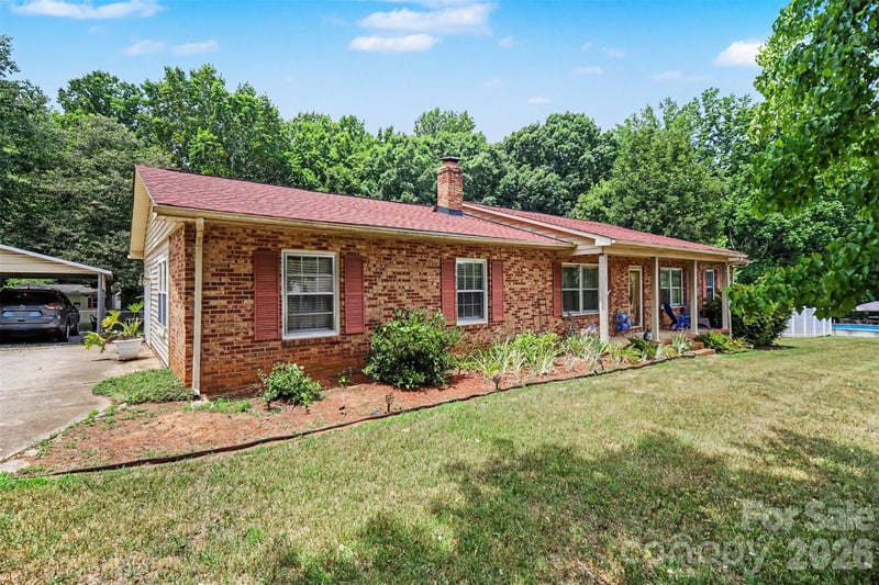 888 Sunbeam Dr, Lincolnton, NC 28092