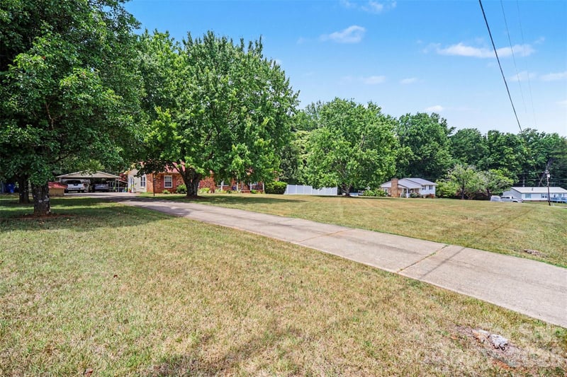 888 Sunbeam Dr, Lincolnton, NC 28092