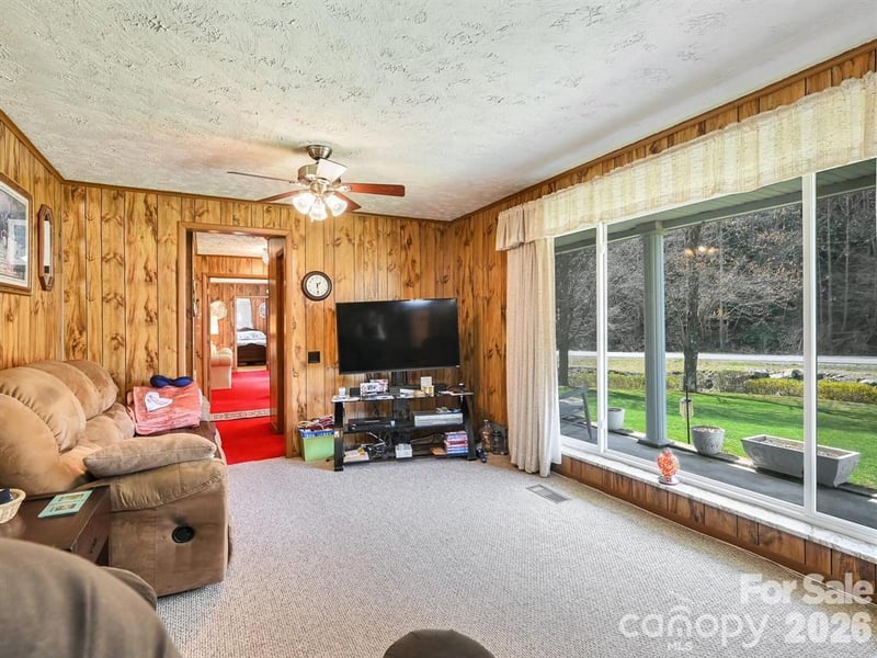 7530 Nc 208 Hw, Marshall, NC 28753