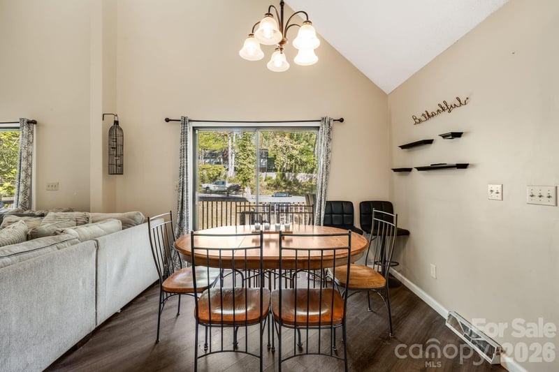 823 Fanning Bridge Rd, Fletcher, NC 28732