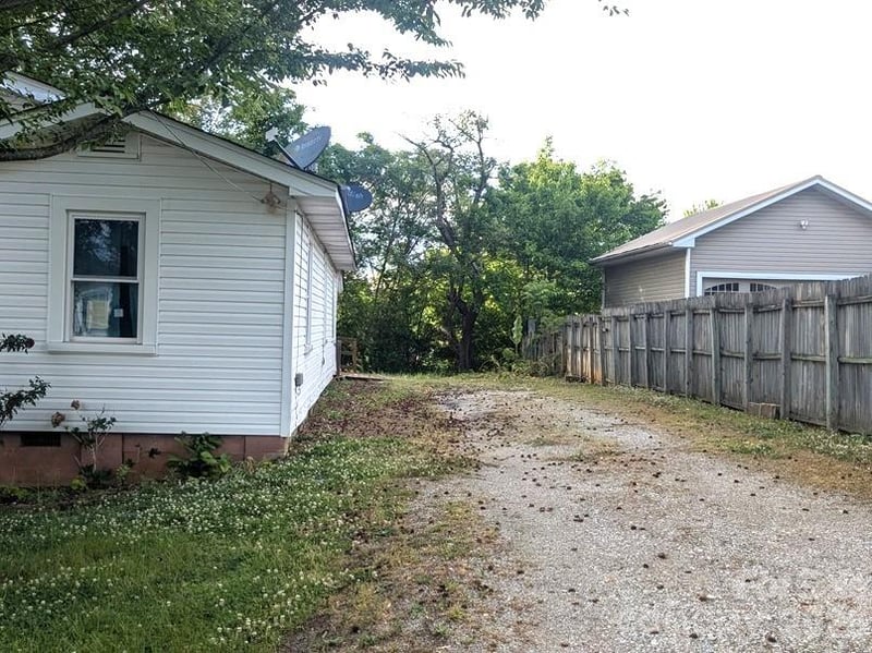 901 State St #Ext, Marion, NC 28752