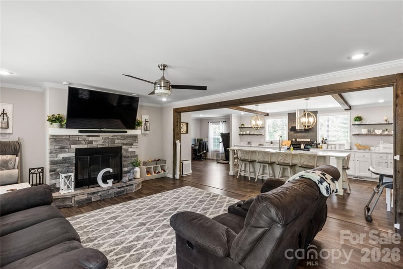 412 Mullinax Cir, Blacksburg, SC 29702