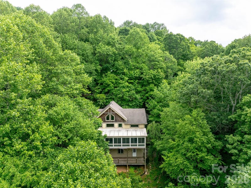 82 Red Oak Dr, Mills River, NC 28759