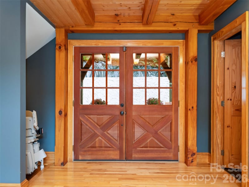 82 Red Oak Dr, Mills River, NC 28759