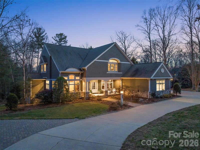 701 Baneberry Ct, Asheville, NC 28803