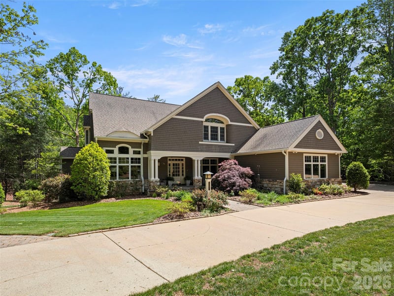 701 Baneberry Ct, Asheville, NC 28803