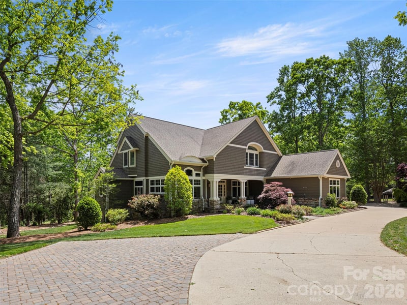 701 Baneberry Ct, Asheville, NC 28803