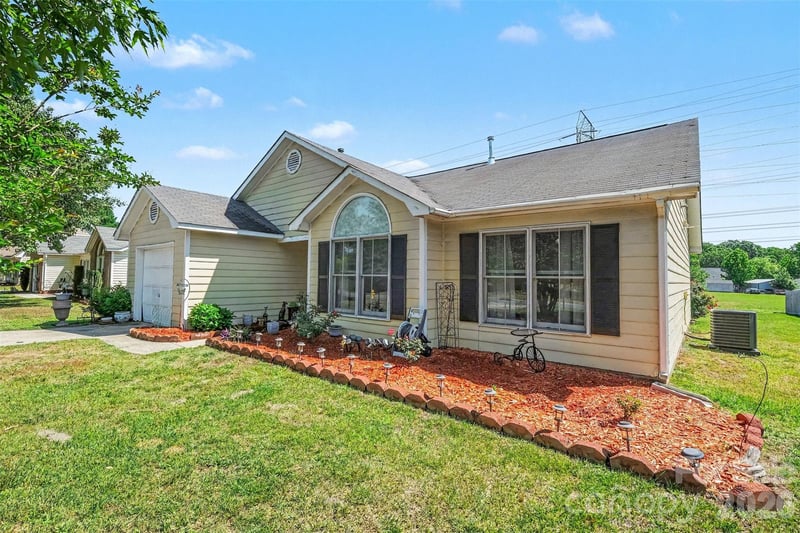 11125 Pinetta Ln, Charlotte, NC 28262