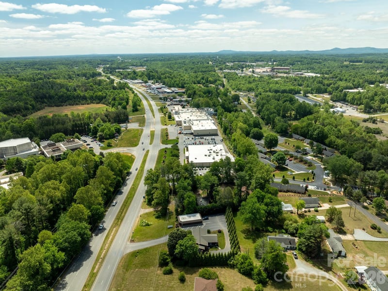 1822 Hickory Blvd, Lenoir, NC 28645