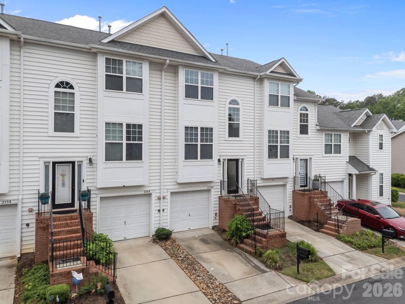 2750 Avalon Loop Rd, Charlotte, NC 28269