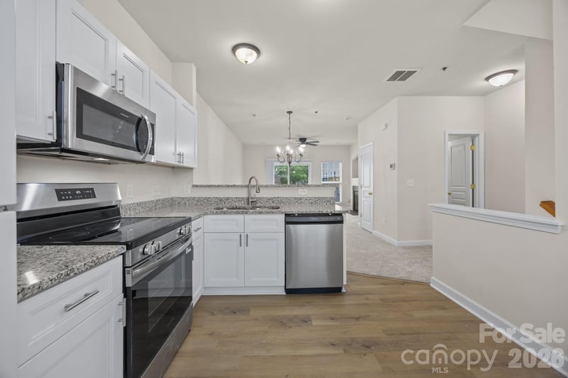 2750 Avalon Loop Rd, Charlotte, NC 28269