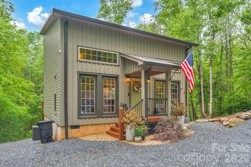 38 Macey Dr, Nebo, NC 28761