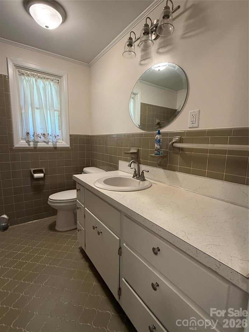 2012 Deal Ave, Newton, NC 28658