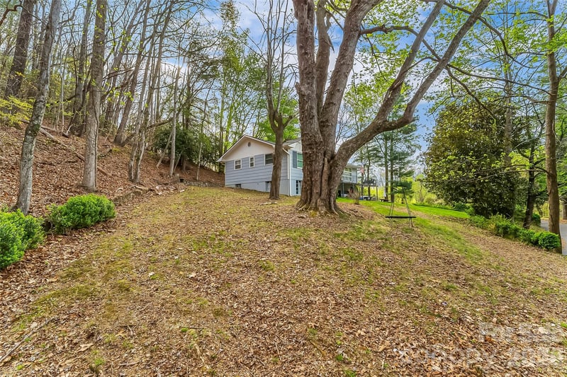 98 Limberlost Dr, Hendersonville, NC 28739