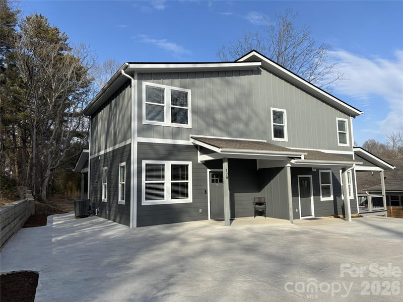 128 Rock Hill Rd, Asheville, NC 28803