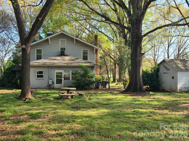 804 Emmanuel Church Rd, Conover, NC 28613