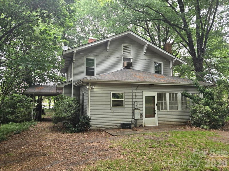804 Emmanuel Church Rd, Conover, NC 28613