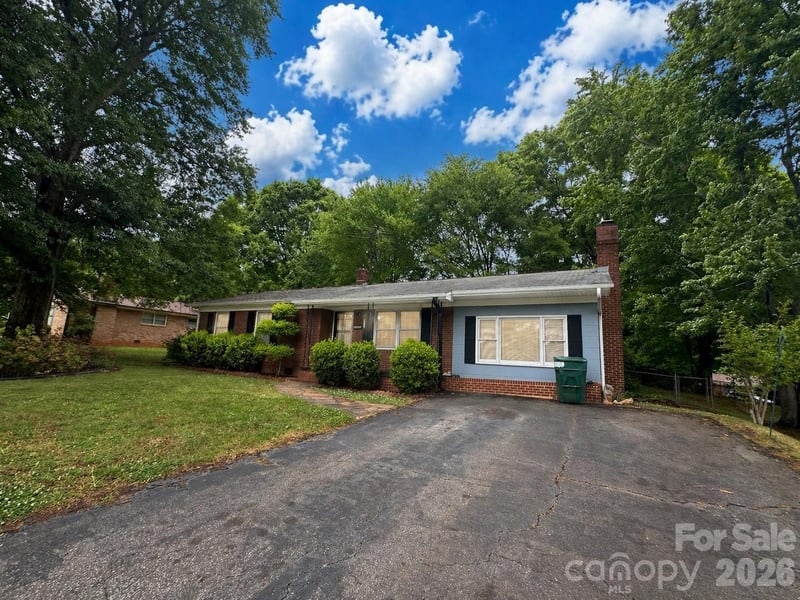 406 L St, Newton, NC 28658