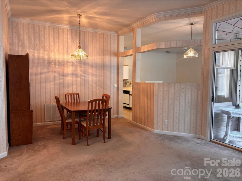 39 Tisha Ln, Hendersonville, NC 28739