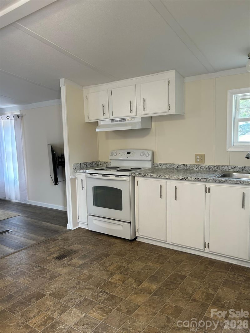 118 Perennial Gardens Ln, Rutherfordton, NC 28139
