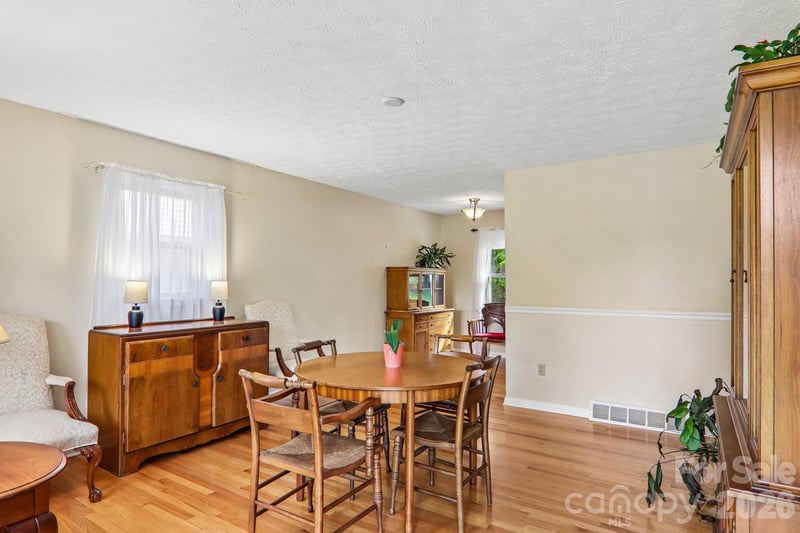 401 Lower Grassy Branch Rd, Asheville, NC 28805