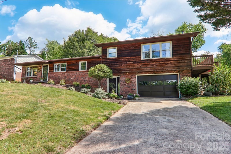401 Lower Grassy Branch Rd, Asheville, NC 28805