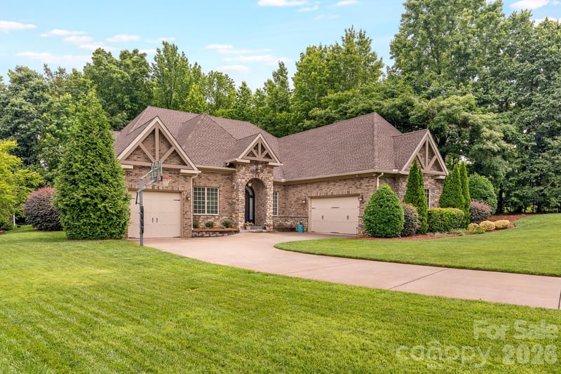 1206 Delaney Dr, Matthews, NC 28104