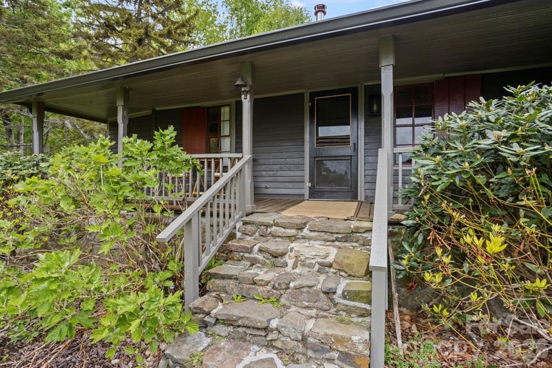 1108 Pine Root Branch Rd, Bakersville, NC 28705