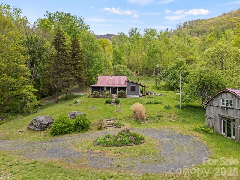 1108 Pine Root Branch Rd, Bakersville, NC 28705