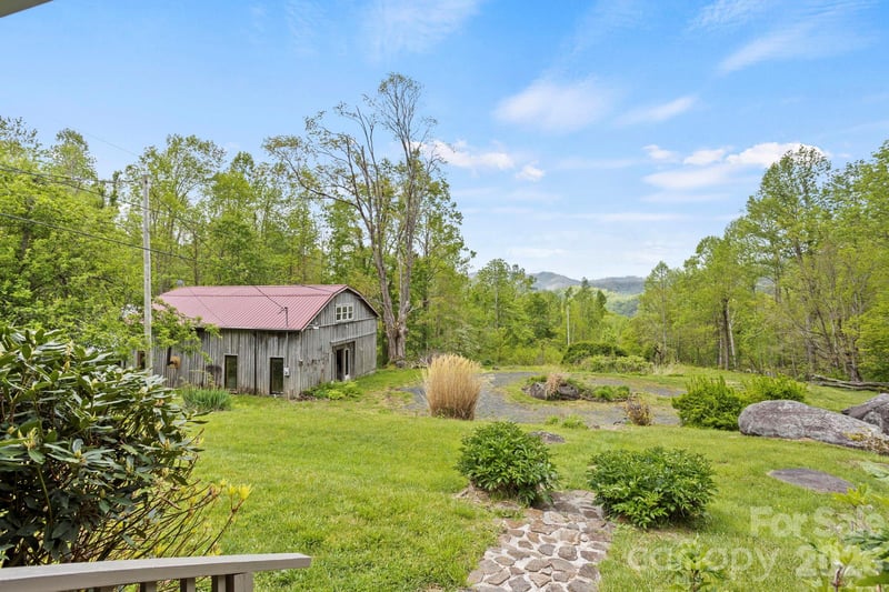 1108 Pine Root Branch Rd, Bakersville, NC 28705