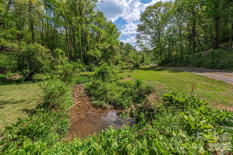 155 Old Starnes Cove Rd, Asheville, NC 28806