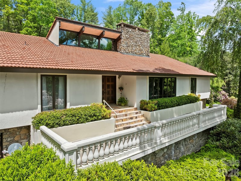 69 Forest Rd, Asheville, NC 28803