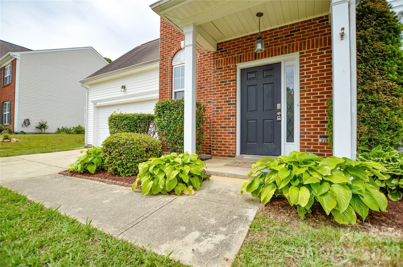 16410 Greybriar Forest Ln, Charlotte, NC 28278