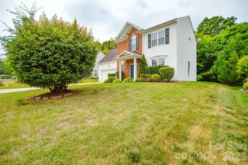 16410 Greybriar Forest Ln, Charlotte, NC 28278