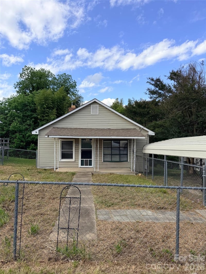 103 Maryland Ave, Bessemer City, NC 28016