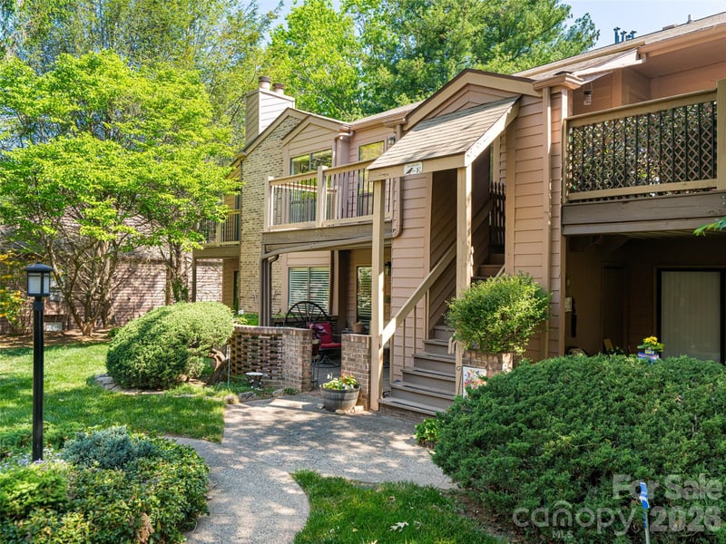 38 Ravencroft Ln #E, Asheville, NC 28803