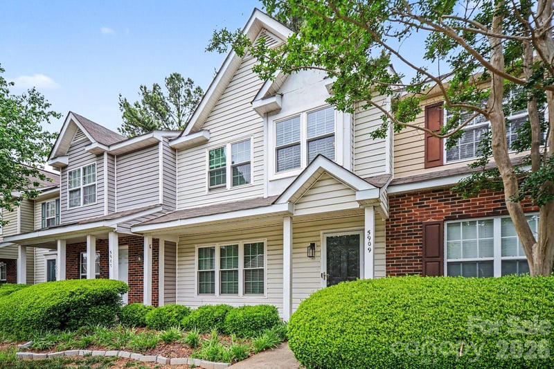 5909 Cougar Ln, Charlotte, NC 28269
