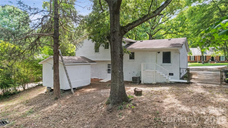 6126 Eagle Peak Dr, Charlotte, NC 28214